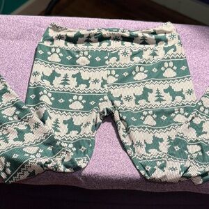 LuLaRoe Green and White Holiday Dog Print Leggings